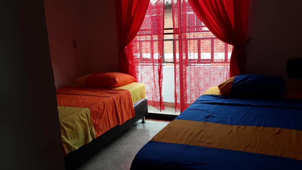 Habitaciones En Μεντεγίν Εξωτερικό φωτογραφία
