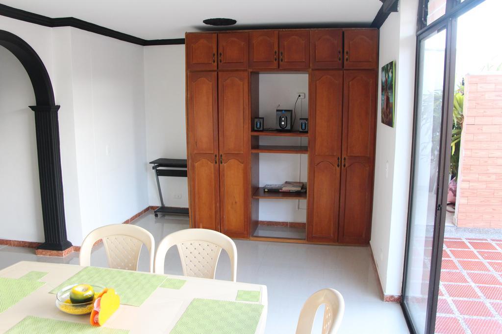 Habitaciones En Μεντεγίν Εξωτερικό φωτογραφία